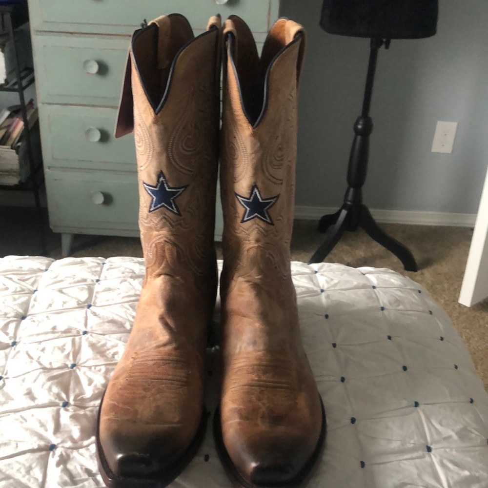 Dallas Cowboys Lucchese boots